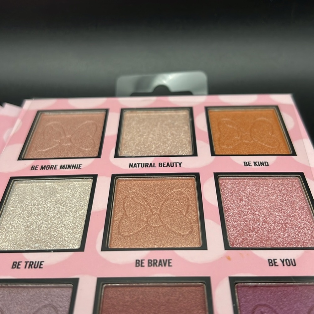 PRICE IS FIRM - Disney Minnie Mouse Eyeshadow Palette - Picture 3 of 5